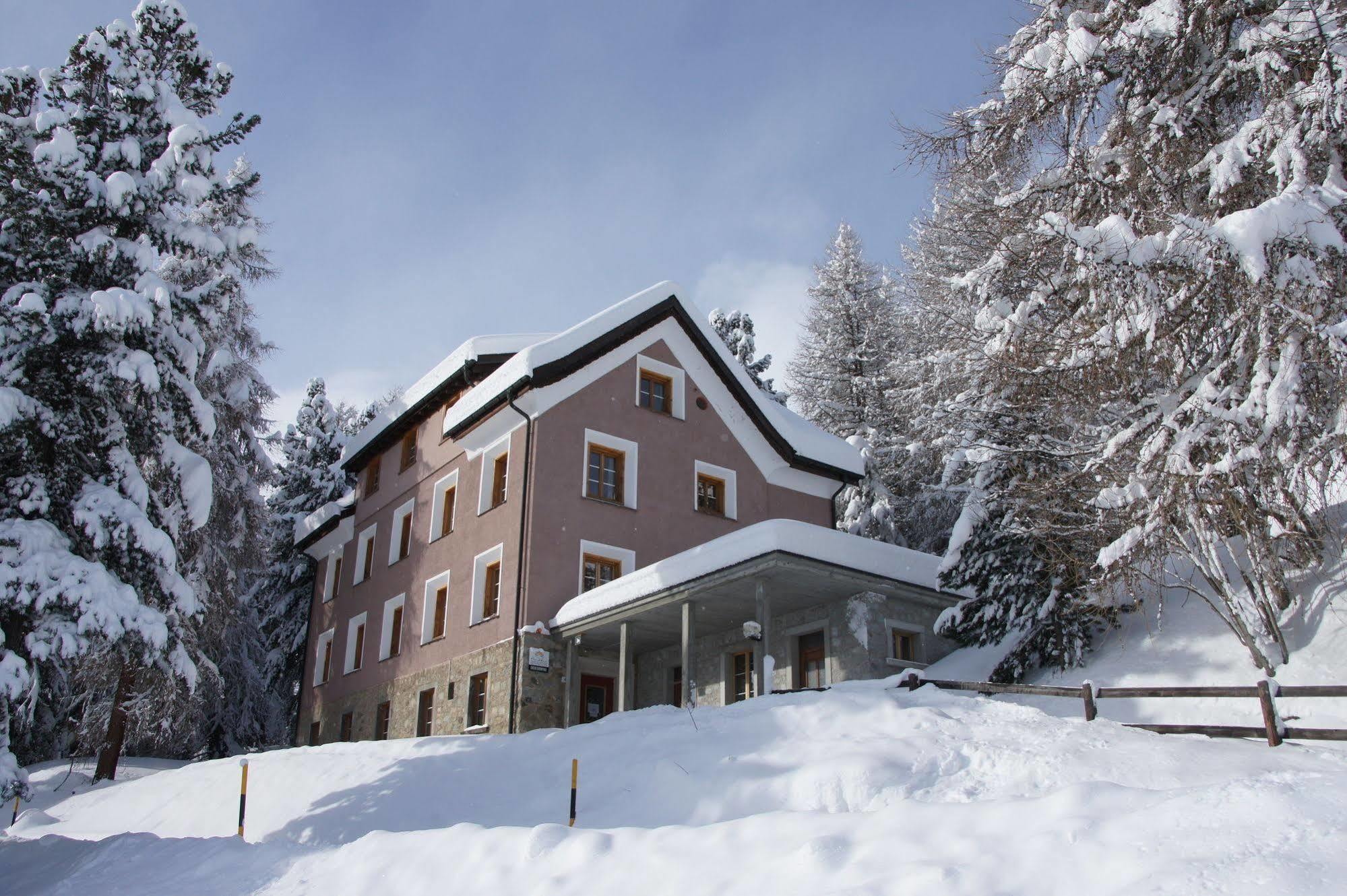 Hostel By Randolins Svatý Mořic Exteriér fotografie